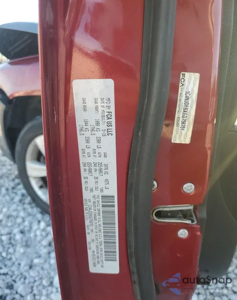 2016 Jeep Compass Latitude z USA, uszkodzony, nr VIN 1C4NJDEBXGD756751